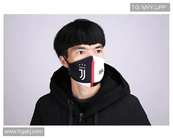 足球明星图案口罩时尚潮流新选择让你在运动中也能展现个性风采